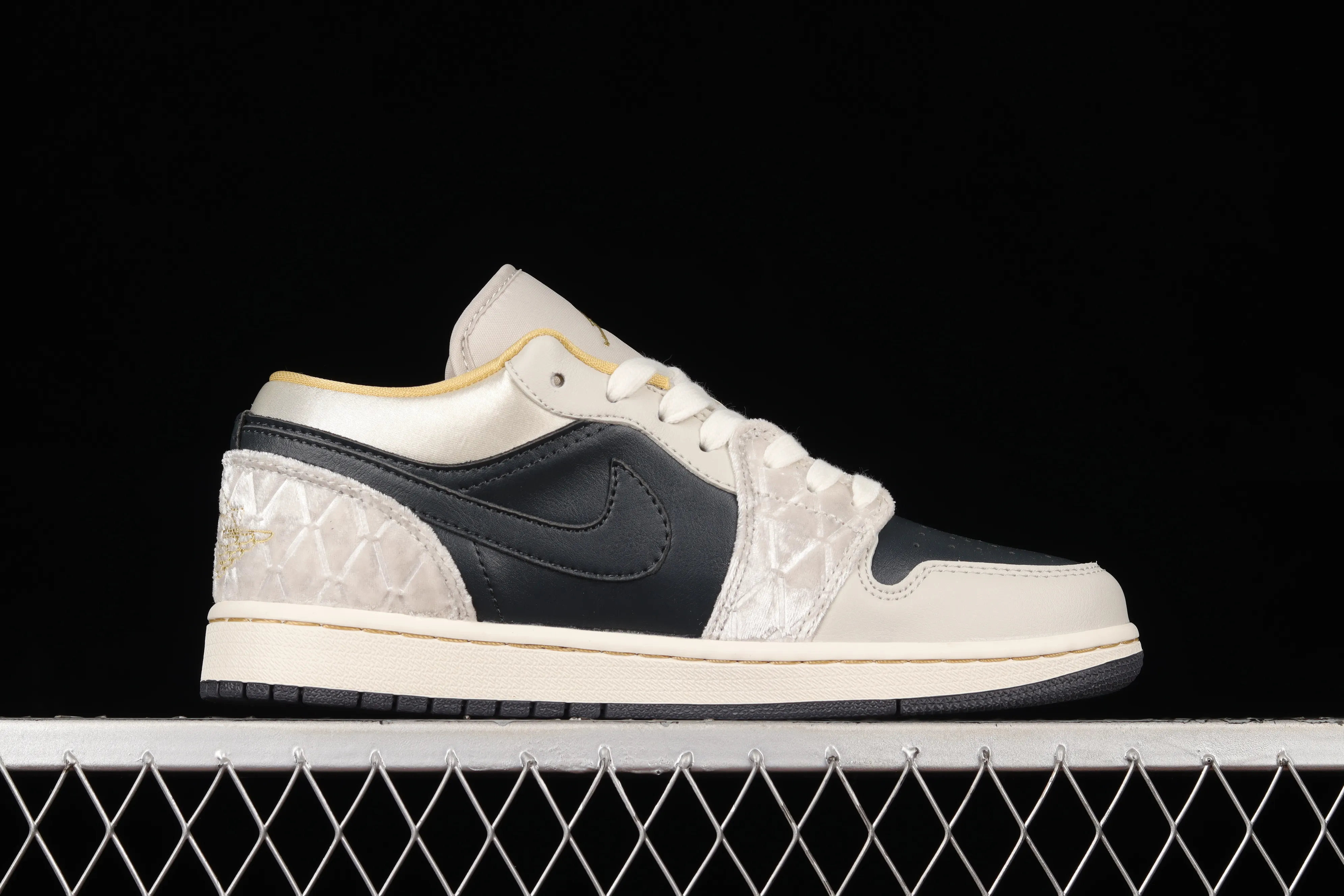 All categories Air Jordan Jordan series basketball shoes Air Jordan 1 Low Air Jordan 1 Low AJ1 Joe 1 black and gray satin low-top cultural basketball shoes DV1762-001